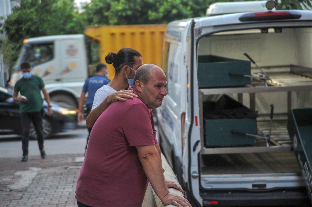 Antalya'da Anne Ve Kızın Cansız Bedenleri Bulundu