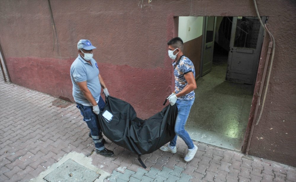 Antalya'da Anne Ve Kızın Cansız Bedenleri Bulundu
