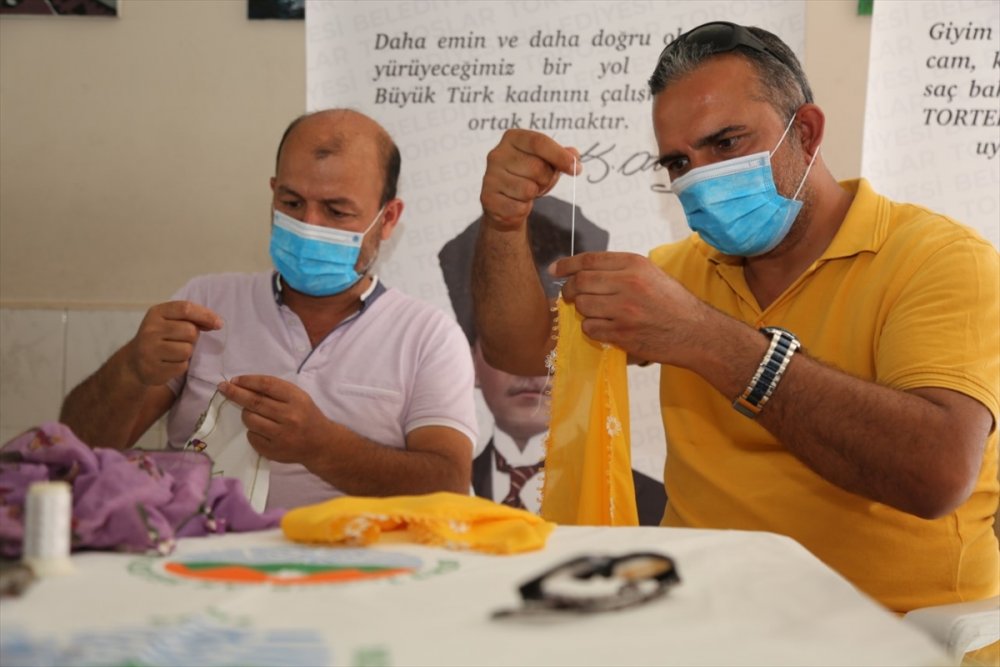 İğne Oyası Kursunun Erkek Kursiyerleri, Kadınlara "Taş Çıkarıyor"