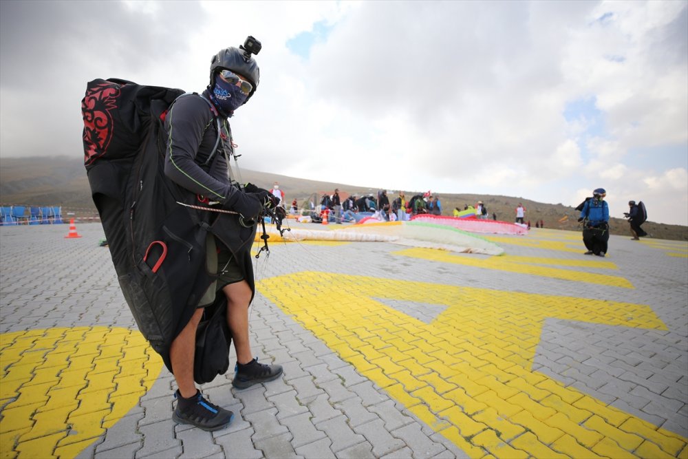 Türkiye Yamaç Paraşütü Mesafe Şampiyonası Aksaray'da Başladı