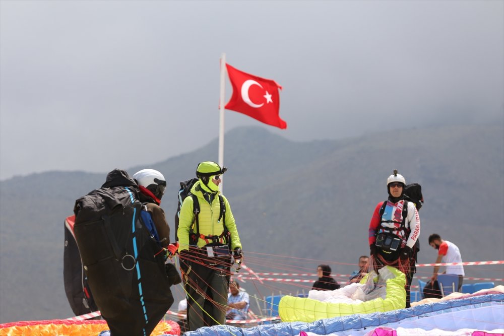 Türkiye Yamaç Paraşütü Mesafe Şampiyonası Aksaray'da Başladı