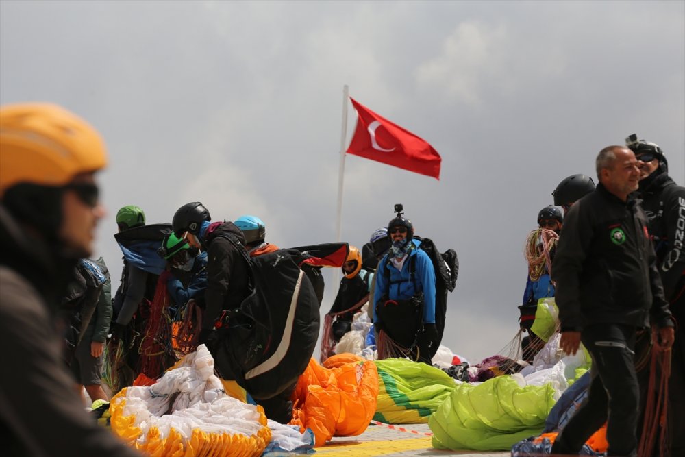 Türkiye Yamaç Paraşütü Mesafe Şampiyonası Aksaray'da Başladı