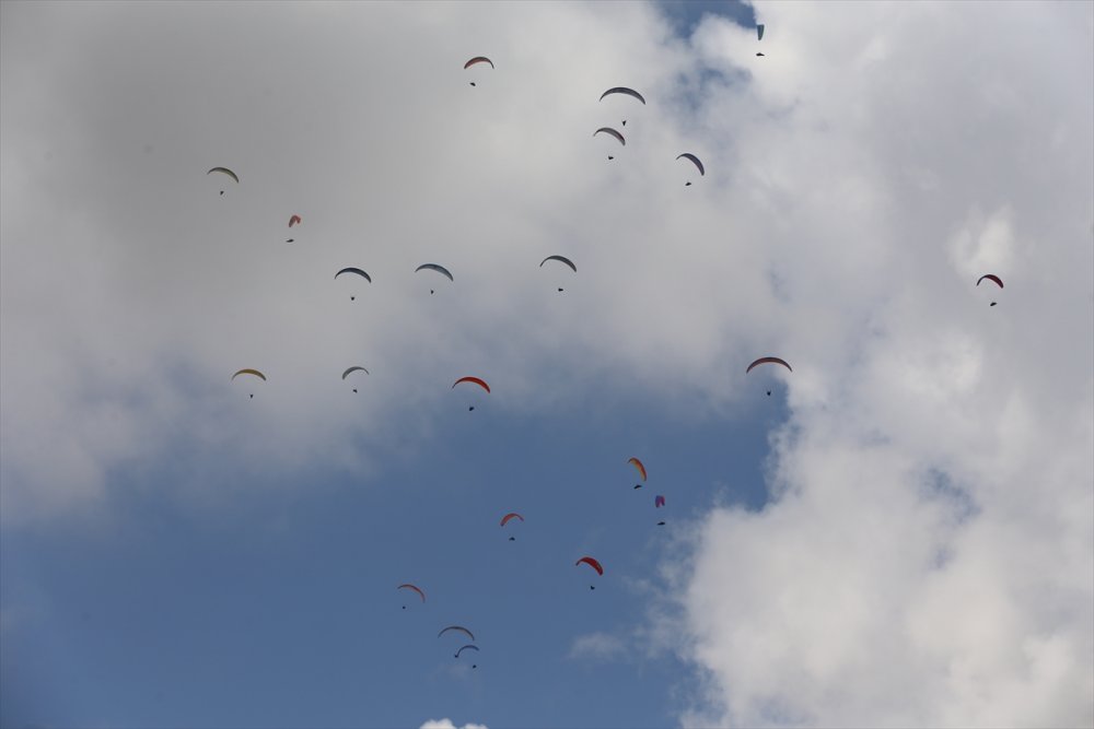 Türkiye Yamaç Paraşütü Mesafe Şampiyonası Aksaray'da Başladı