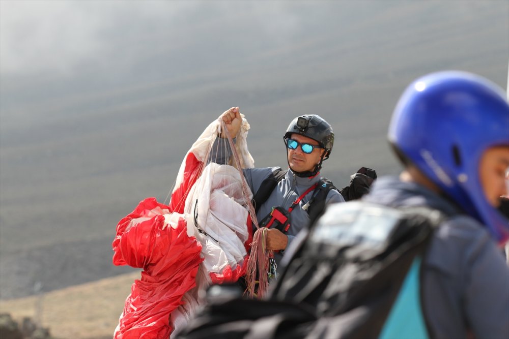 Türkiye Yamaç Paraşütü Mesafe Şampiyonası Aksaray'da Başladı