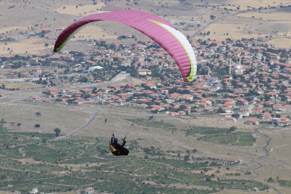 Türkiye Yamaç Paraşütü Mesafe Şampiyonası Aksaray'da Başladı