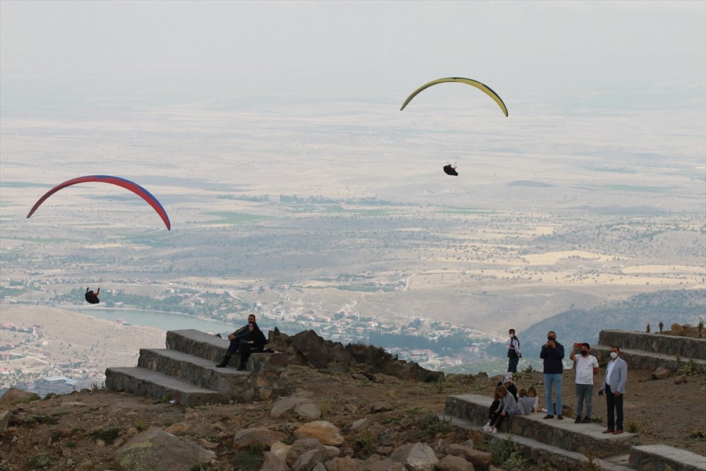 Türkiye Yamaç Paraşütü Mesafe Şampiyonası Aksaray'da Başladı