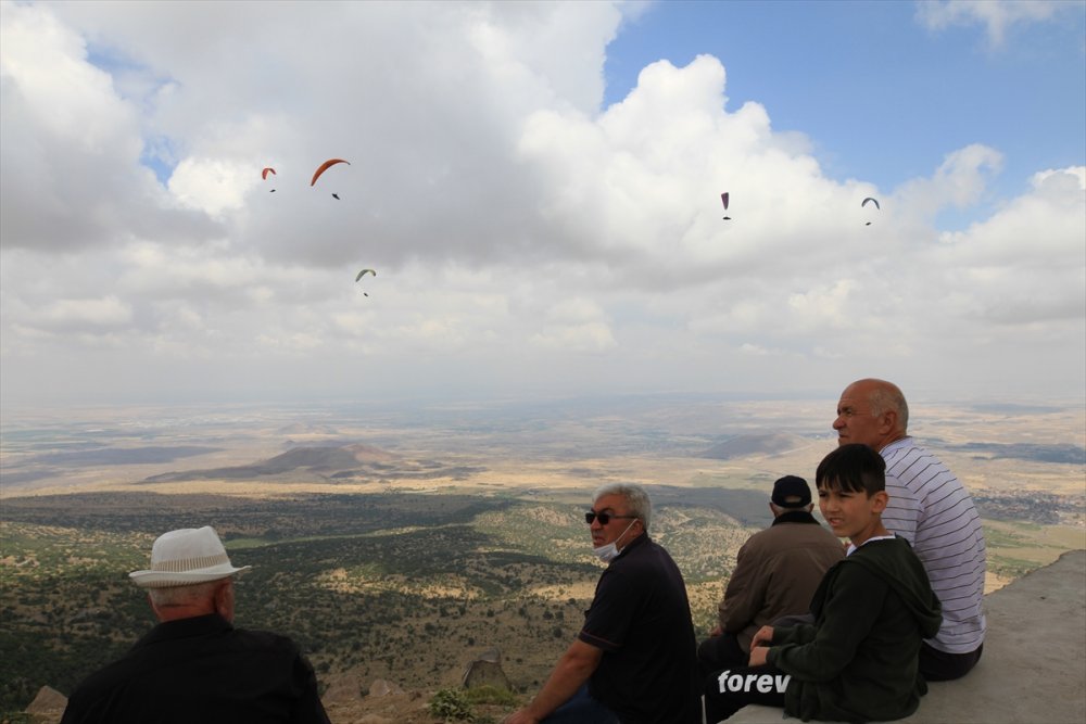 Türkiye Yamaç Paraşütü Mesafe Şampiyonası Aksaray'da Başladı