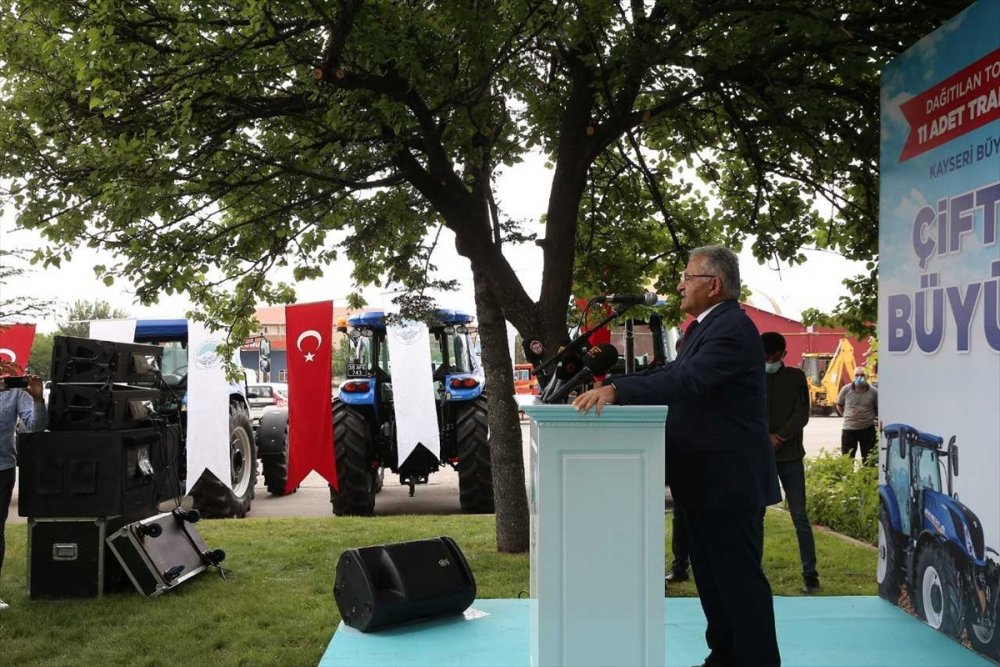 Kayseri'de 6 İlçede Traktör Dağıtıldı