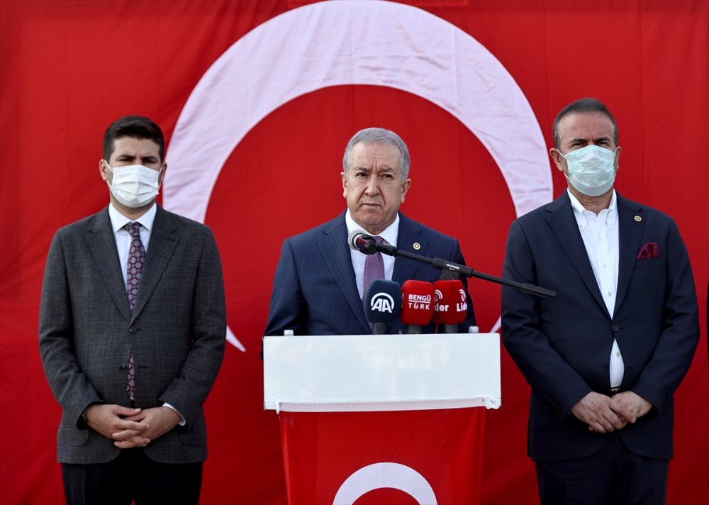 MHP'den Manavgat'ta Küçükbaş Ve Büyükbaş Hayvan Dağıtımı