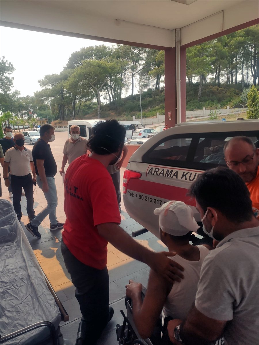 Akut, Yangınlarının Etkili Olduğu Bölgelerde Çalışmalarını Sürdürüyor