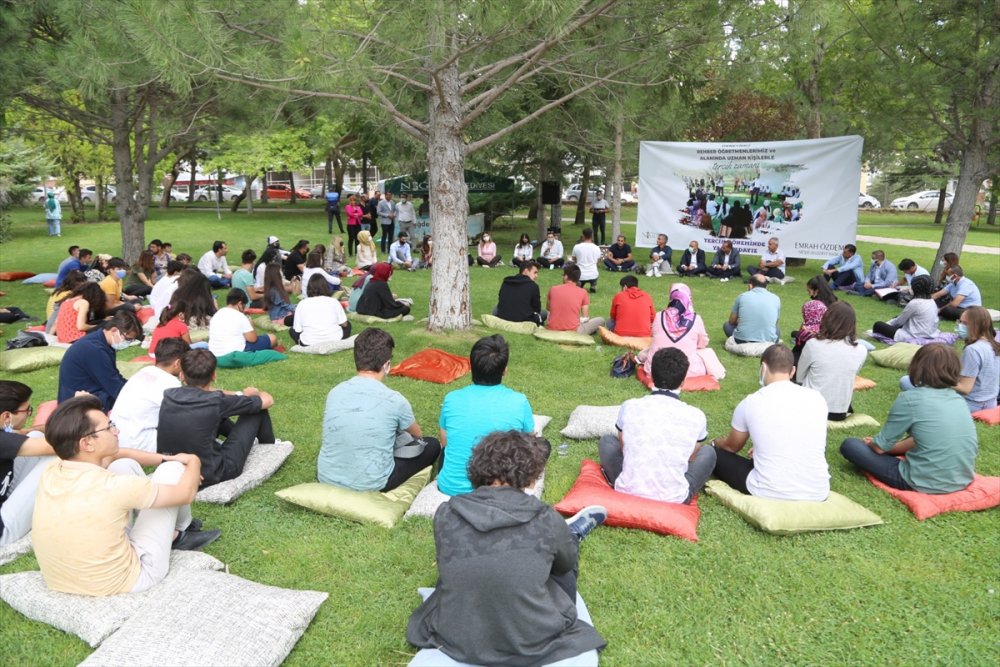 Niğde Belediye Başkanı Özdemir, Üniversite Adaylarıyla Bir Araya Geldi