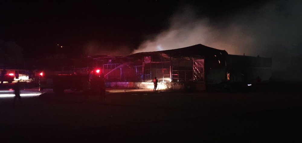 Mut'ta Toptancı Halinde Çıkan Yangın Korkuttu