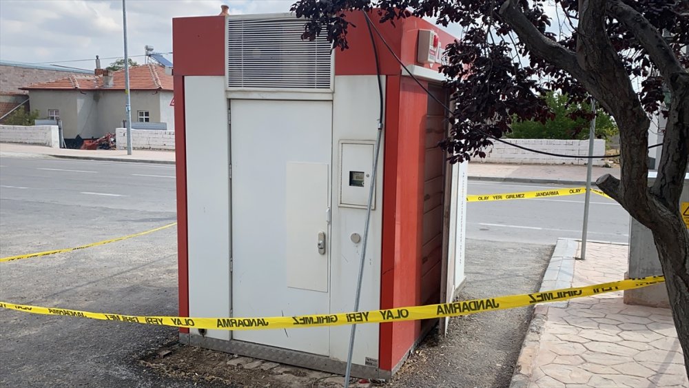 Aksaray'da Atm'ye Forkliftle Saldırı Anı Güvenlik Kamerasında