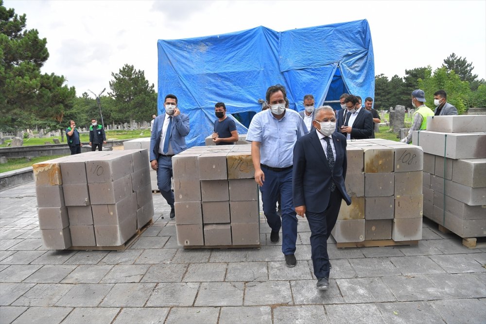 Başkan Büyükkılıç, Seyyid Burhaneddin Camii'nin Restorasyon Çalışmalarını İnceledi