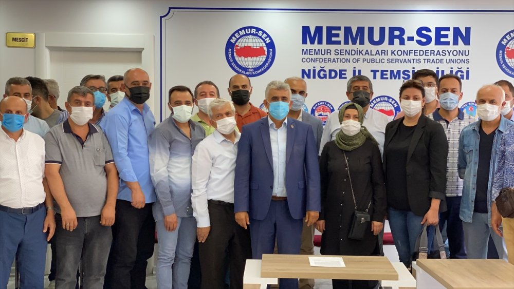 Memur Sen, Hükümetin Memurlar İçin Sunduğu Zam Teklifini Yenilemesini İstedi