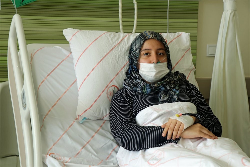 18 Yaşındaki Kovid-19 Hastası Üniversite Adayından "Aşı Olun" Çağrısı