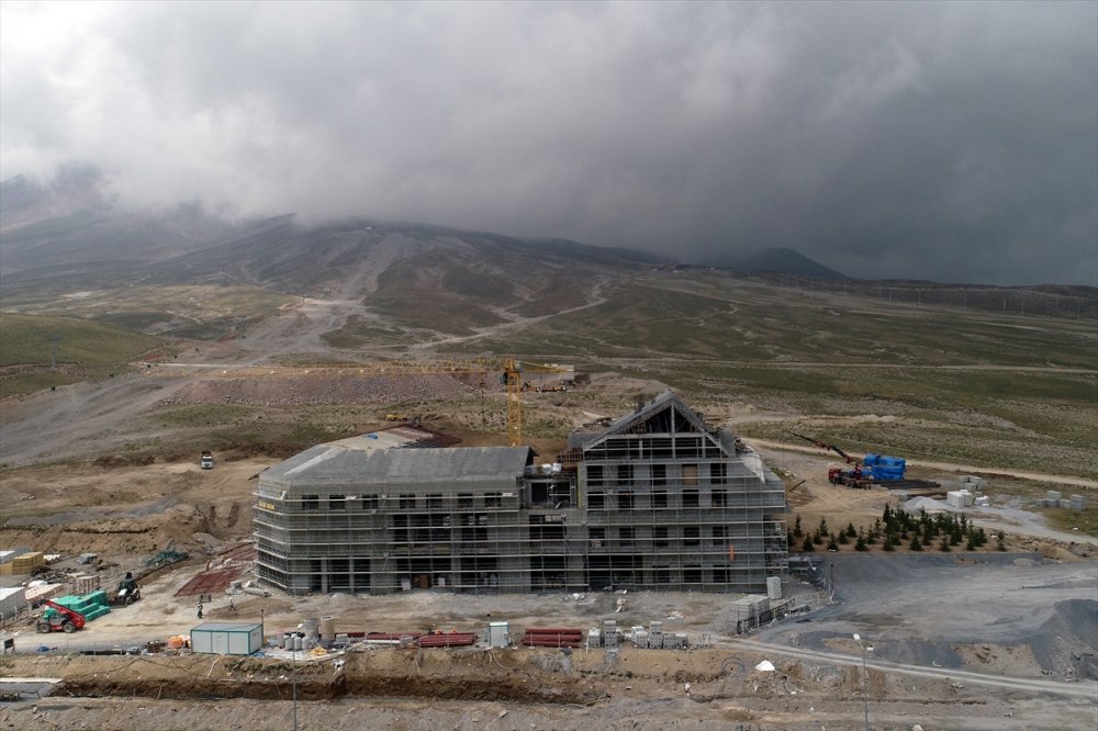 İç Anadolu'nun Zirvesi Erciyes'te Otel Yatırımları Artıyor