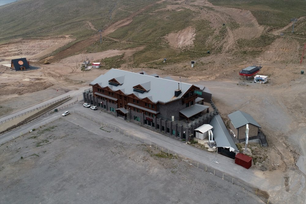 İç Anadolu'nun Zirvesi Erciyes'te Otel Yatırımları Artıyor