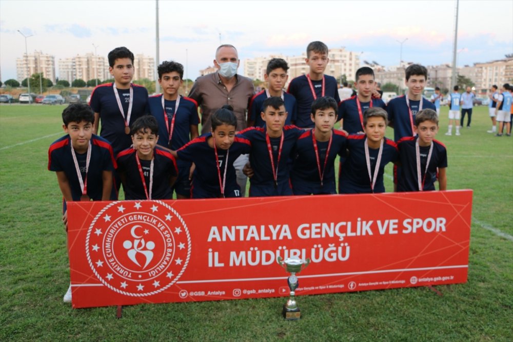 Antalya'da Çocuklar Spor Şenliğinde Eğlendi