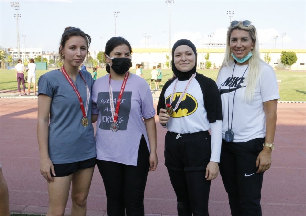 Antalya'da Çocuklar Spor Şenliğinde Eğlendi