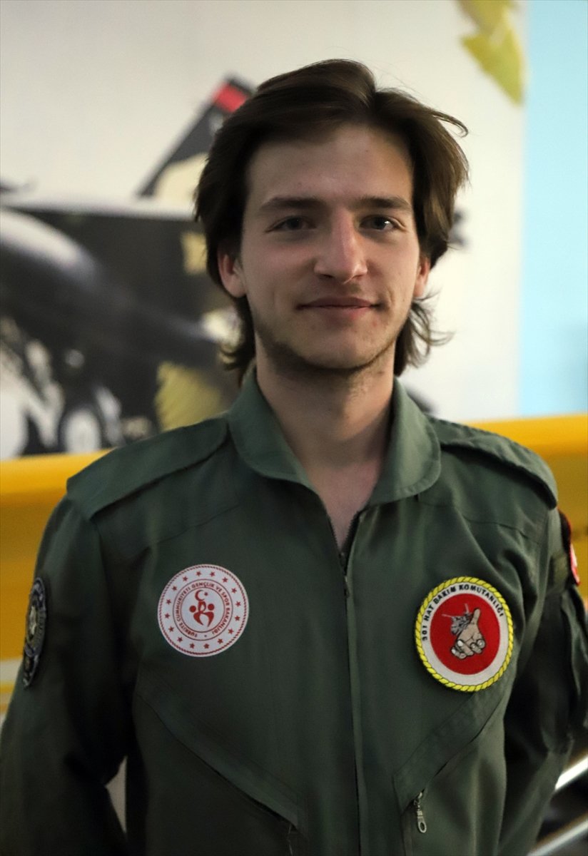 Aksaray Gençlik Merkezi Öğrencileri Yaptıkları 7 Metrelik Model Uçakla Guinness'i Hedefliyor