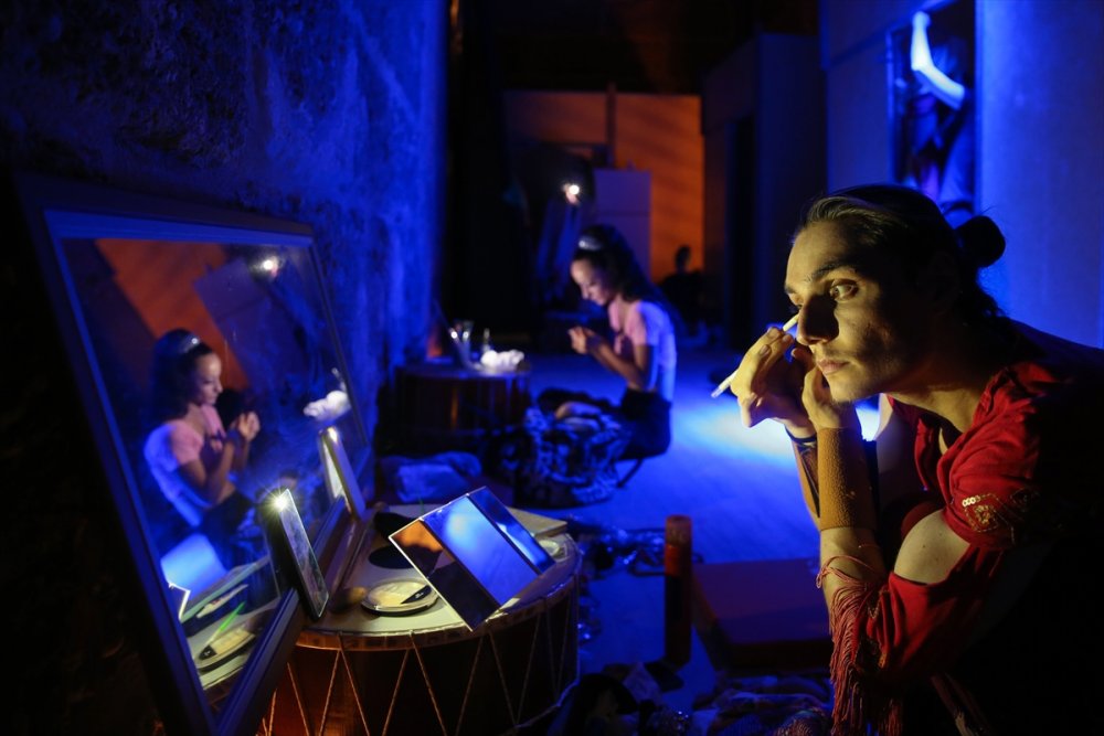 Anadolu Ateşi, Salgın Dolayısıyla Uzak Kaldığı Sahnelere Dönüyor