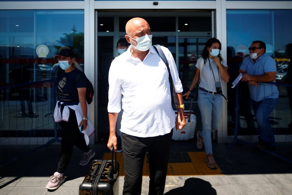 Kayserispor'da Anlaşmaya Varılan Teknik Direktörü Hikmet Karaman Kente Geldi