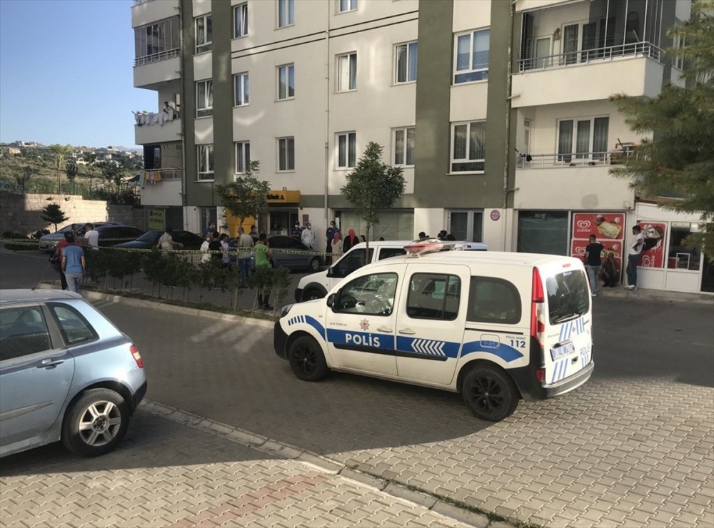 Kayseri'de 14'üncü Kattan Düşen 3 Yaşındaki Çocuk Öldü