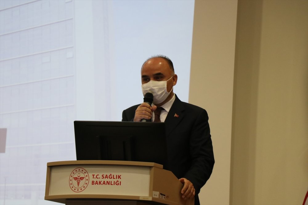 Kayseri'nin Doktor Belediye Başkanı, Doktor Milletvekiline Aşı Yaptı