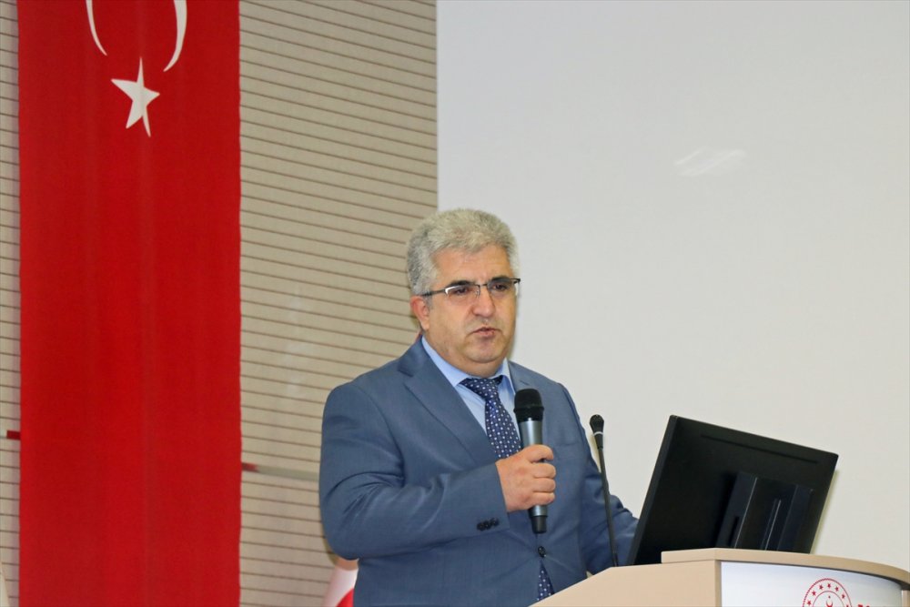 Kayseri'nin Doktor Belediye Başkanı, Doktor Milletvekiline Aşı Yaptı