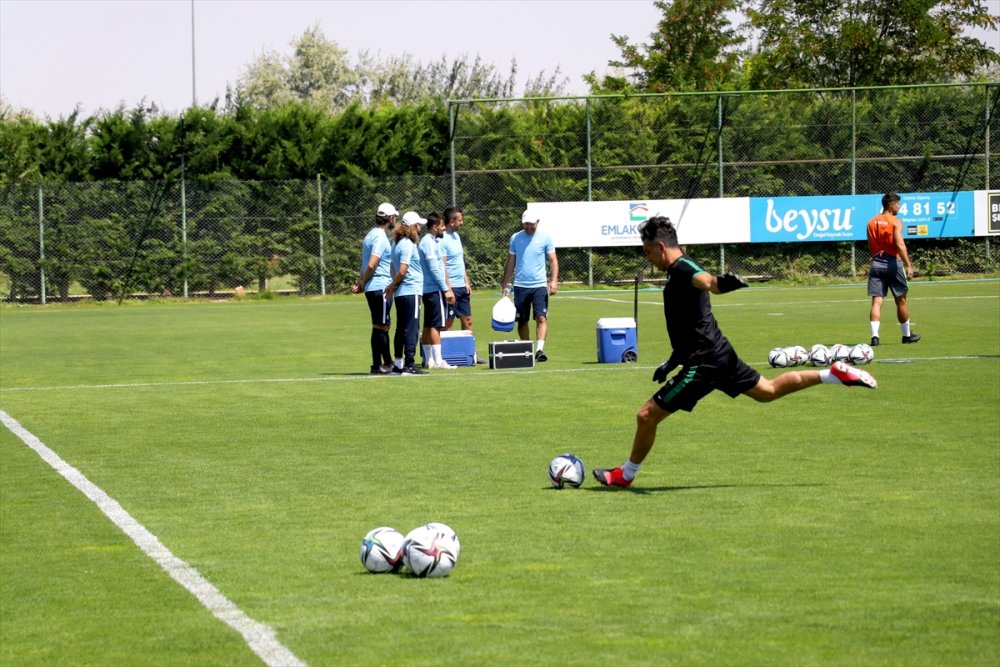 Konyaspor Teknik Direktörü Palut: "Başakşehir Ciddi Bir Rakip, Pazar Günü Önemli Bir Maç Olacak"