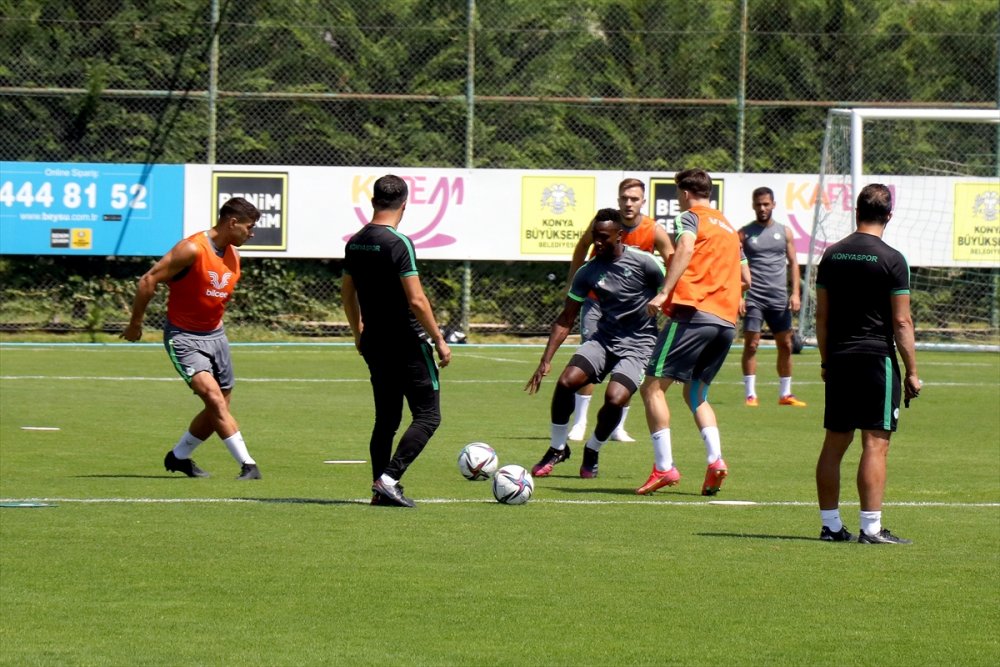 Konyaspor Teknik Direktörü Palut: "Başakşehir Ciddi Bir Rakip, Pazar Günü Önemli Bir Maç Olacak"