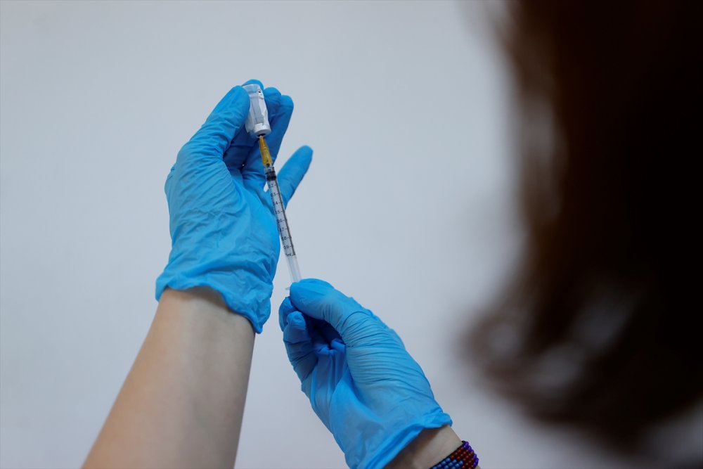 "Turizmin Başkenti" Antalya'da Vatandaşların Aşıya İlgisi Yüksek