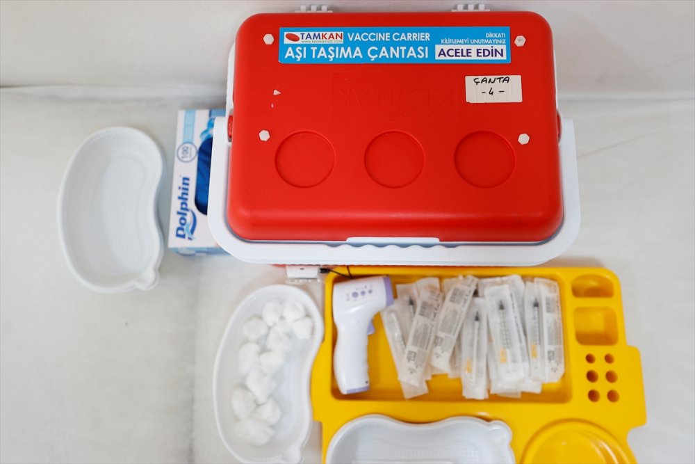 "Turizmin Başkenti" Antalya'da Vatandaşların Aşıya İlgisi Yüksek