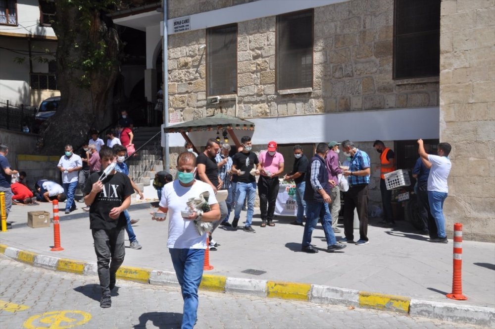 Ermenek Belediyesinden Aşure İkramı