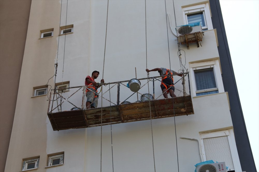 Kardeşiyle Mahsur Kaldığı İskeleden Emniyet Kemeri Sayesinde Kurtarılan İşçi, İş Güvenliğine Dikkati Çekti