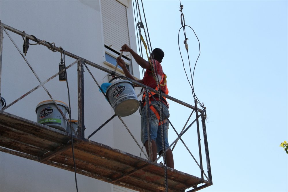 Kardeşiyle Mahsur Kaldığı İskeleden Emniyet Kemeri Sayesinde Kurtarılan İşçi, İş Güvenliğine Dikkati Çekti