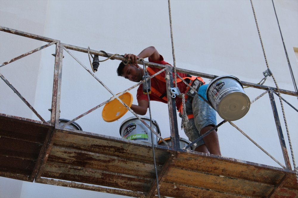 Kardeşiyle Mahsur Kaldığı İskeleden Emniyet Kemeri Sayesinde Kurtarılan İşçi, İş Güvenliğine Dikkati Çekti