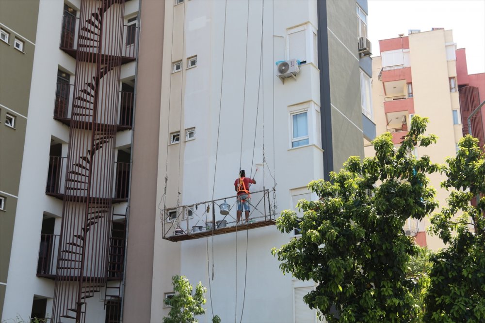 Kardeşiyle Mahsur Kaldığı İskeleden Emniyet Kemeri Sayesinde Kurtarılan İşçi, İş Güvenliğine Dikkati Çekti