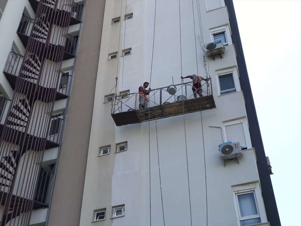 Kardeşiyle Mahsur Kaldığı İskeleden Emniyet Kemeri Sayesinde Kurtarılan İşçi, İş Güvenliğine Dikkati Çekti