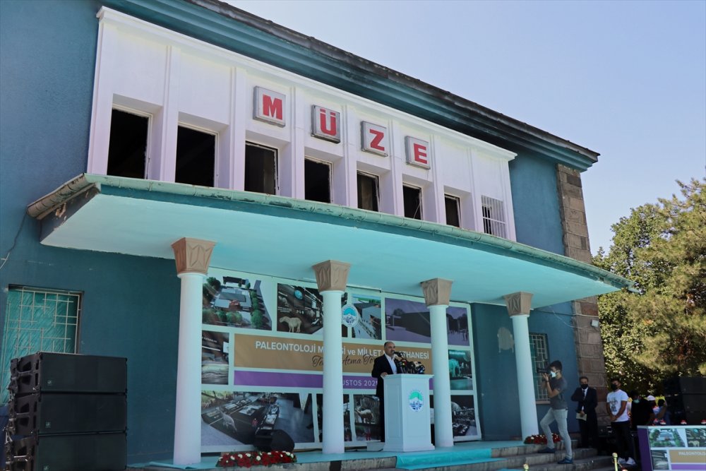 Türkiye'nin İlk Paleontoloji Müzesi'nin Temeli Kayseri'de Atıldı