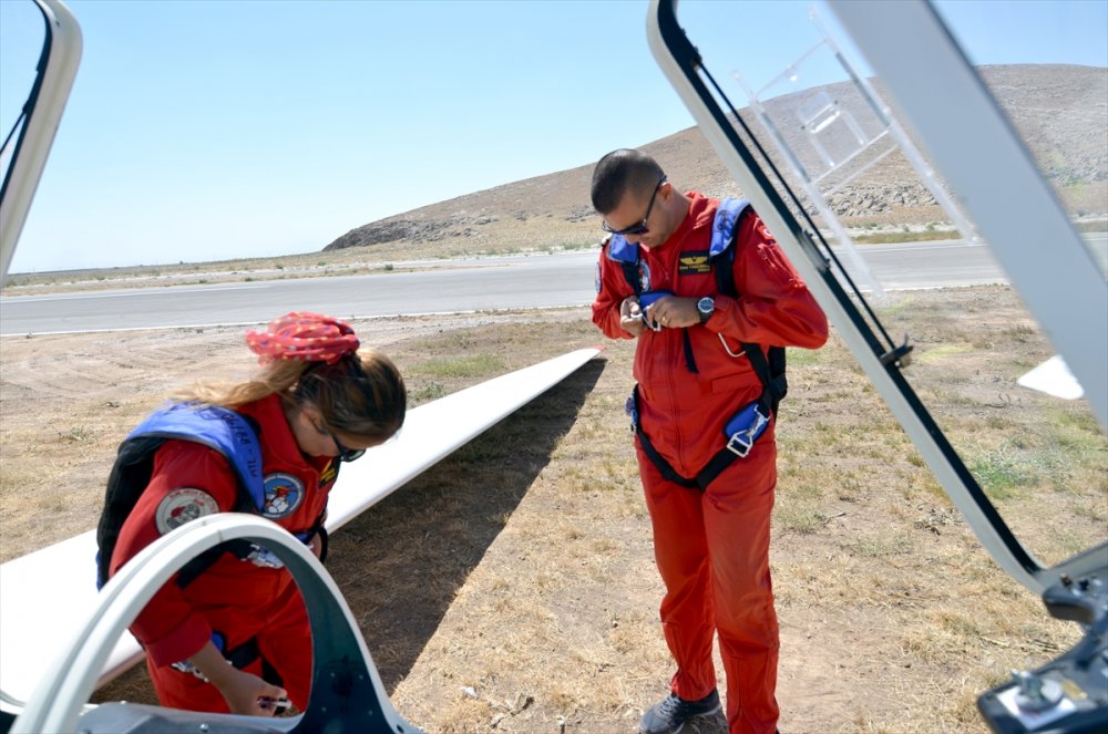 Hem Hava Hem De Yaşam Sahasını On Yıldır Paylaşıyorlar