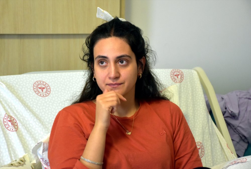 Kovid-19'a Yakalanan Başhekim Ve Eşi, İlk Doğum Gününde Kızlarının Yanında Olamamanın Üzüntüsünü Yaşıyor