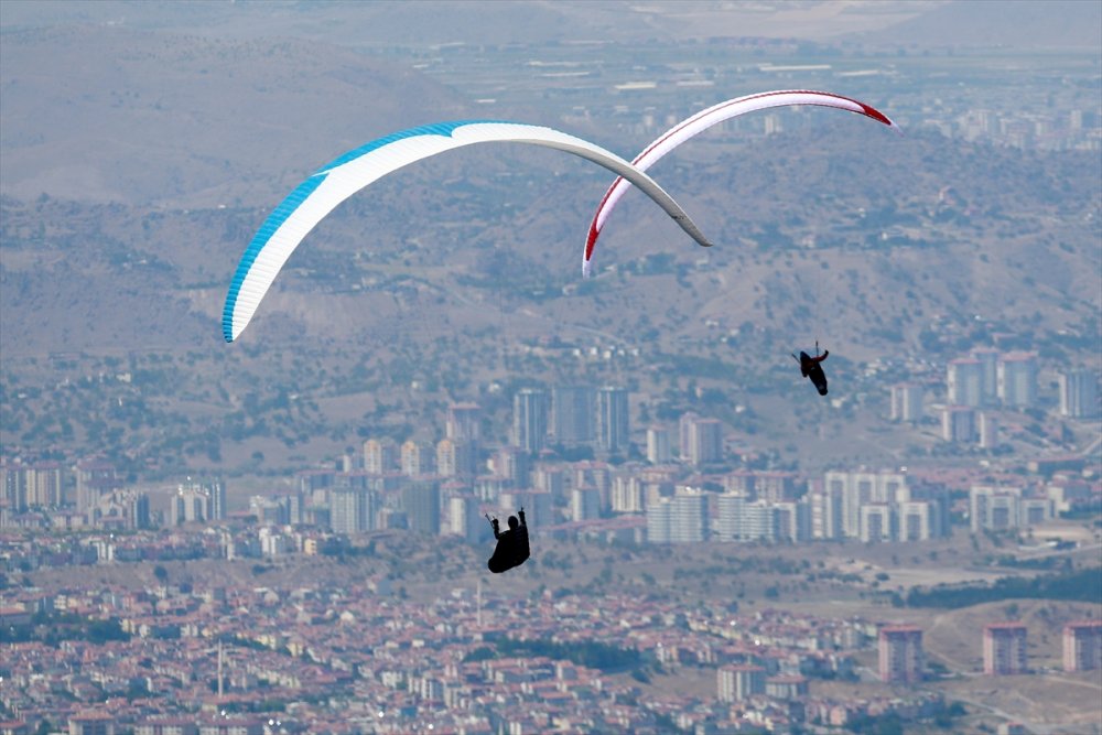 12. Ali Dağı Yamaç Paraşütü Mesafe Şampiyonası, Kayseri'de Başladı