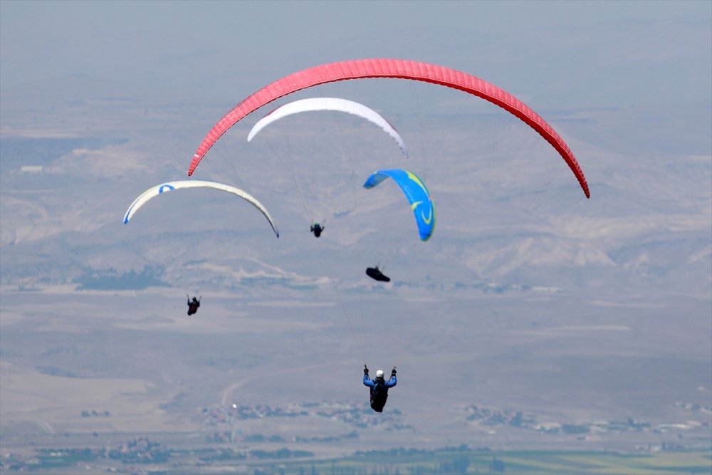 12. Ali Dağı Yamaç Paraşütü Mesafe Şampiyonası, Kayseri'de Başladı