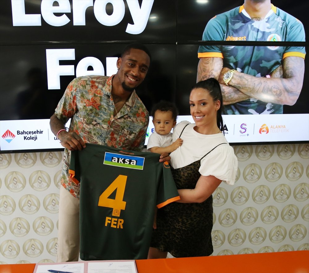 Alanyaspor, Leroy Fer'i Kadrosuna Kattı