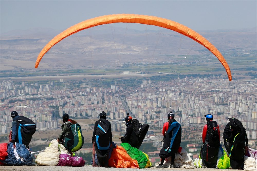 12. Ali Dağı Yamaç Paraşütü Mesafe Şampiyonası, Kayseri'de Devam Ediyor