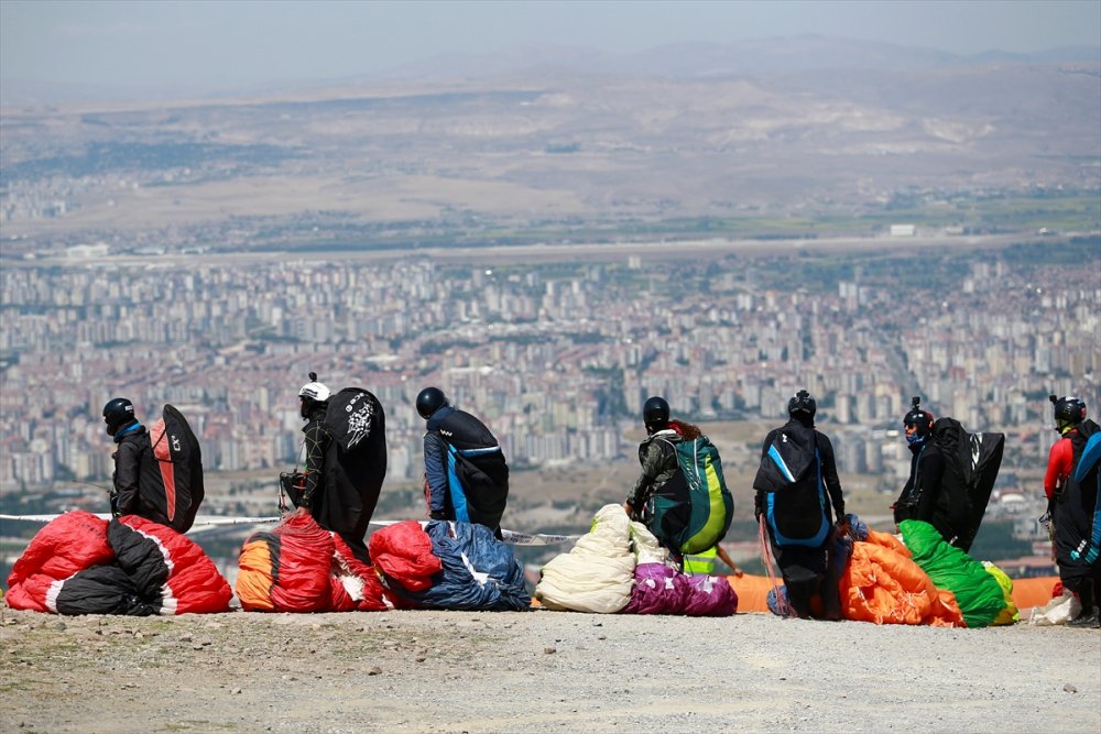 12. Ali Dağı Yamaç Paraşütü Mesafe Şampiyonası, Kayseri'de Devam Ediyor