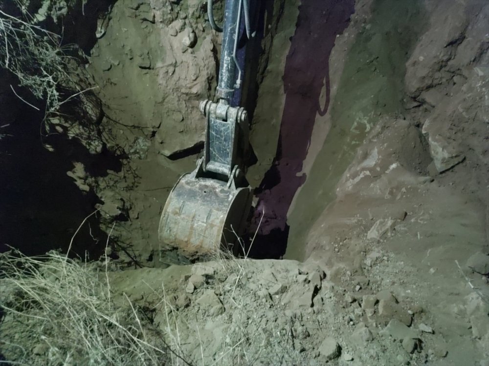 Eskişehir'de Sit Alanında Kaçak Kazı Yaptıkları İddia Edilen 3 Şüpheli Gözaltına Alındı