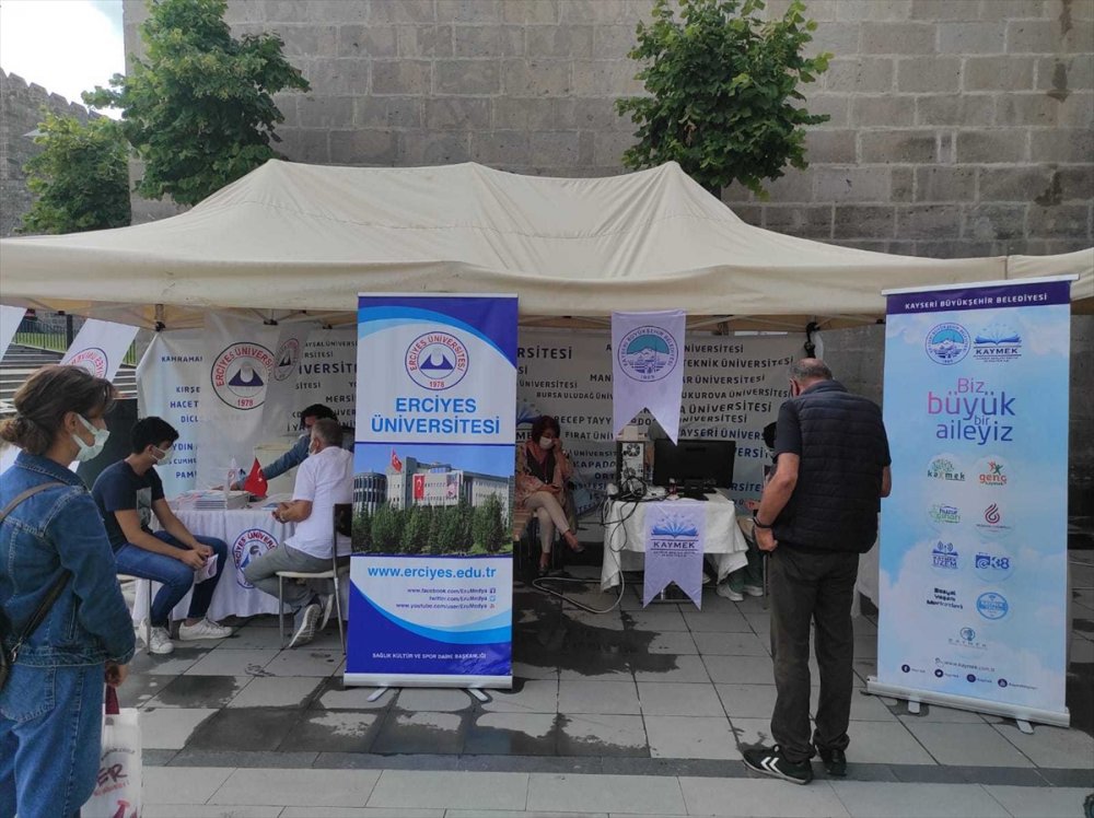 Kayseri'de 1100 Öğrenciye Tercihlerini Doğru Yapmaları İçin Destek